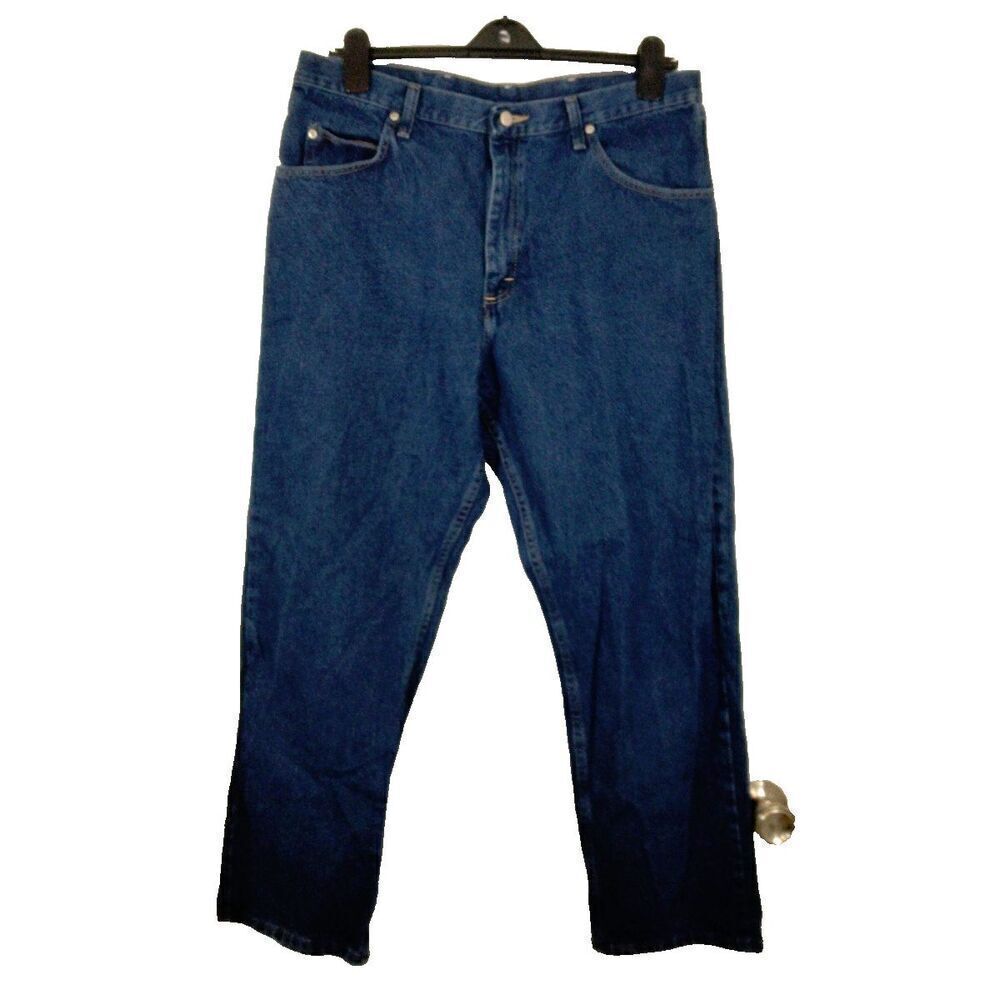 Wrangler Mens Denim Jeans Size 38 X 30 Relaxed Fit Blue Straight EUC